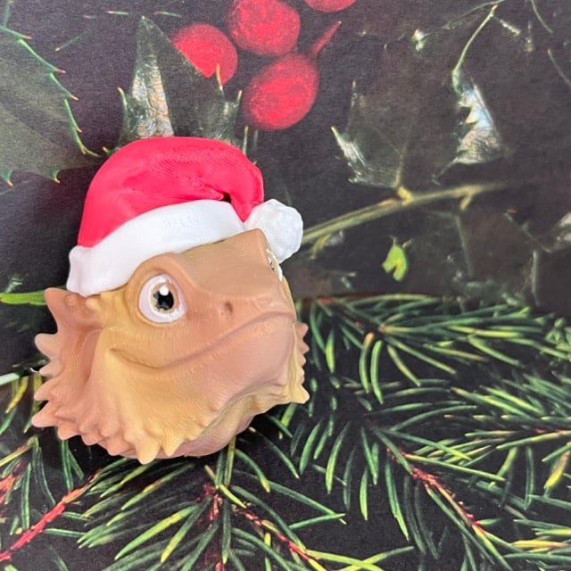 3D Printed Christmas Bearded Dragon Magnet- With Hat - Image 7