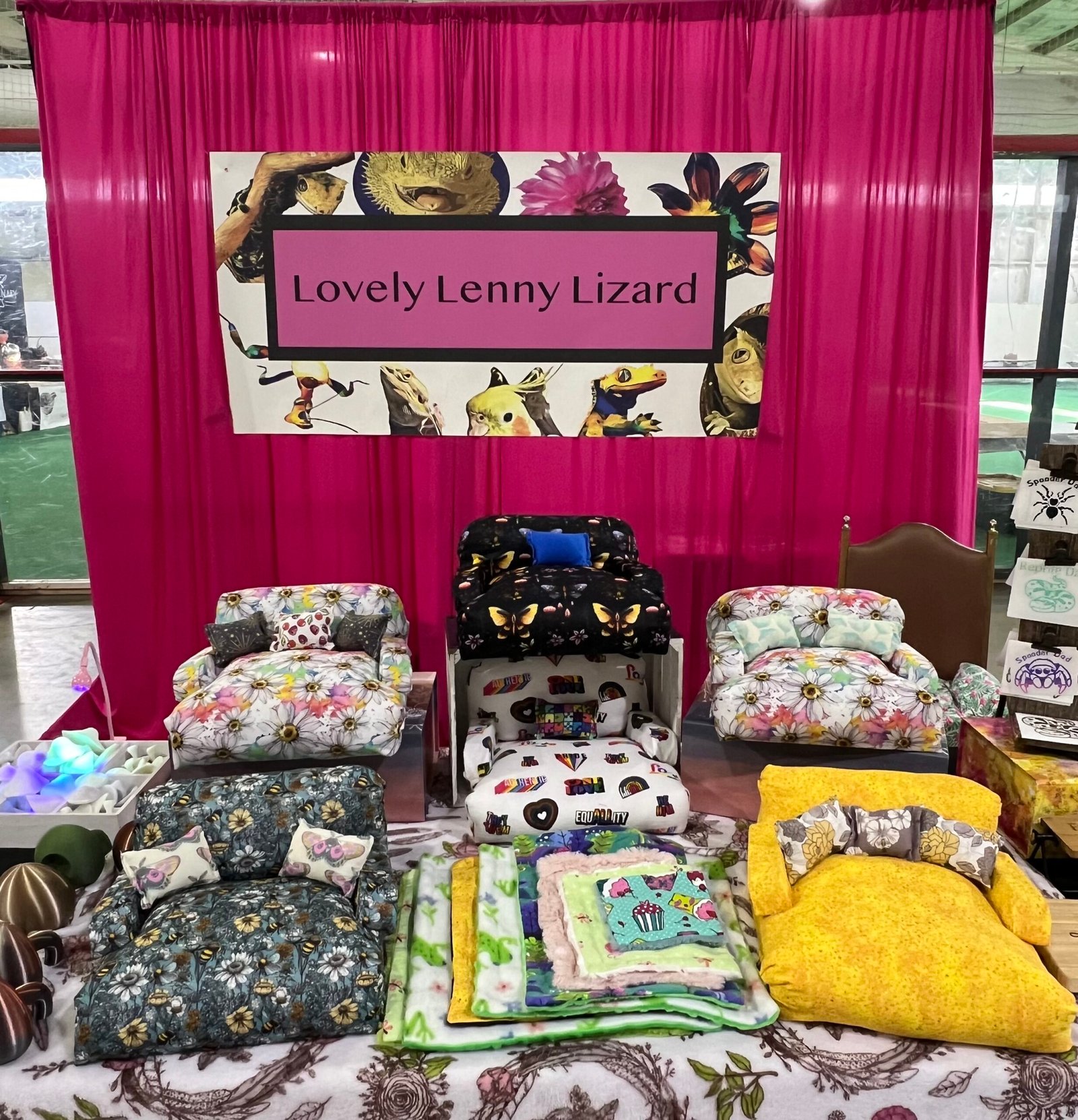 Water Resistant Reptile Couches - Image 34